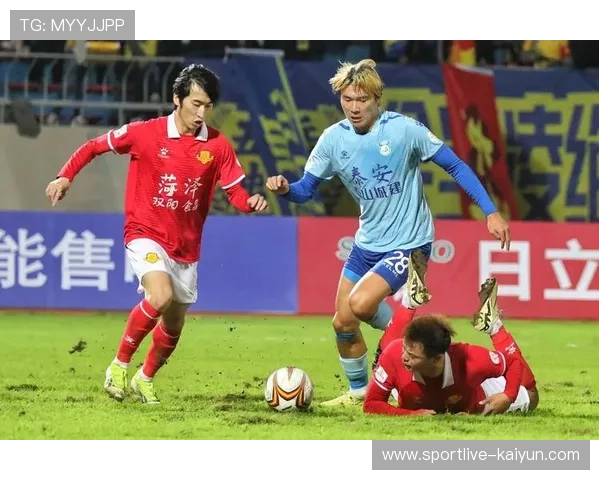 中学生球员张家豪的点球时刻：“湘超”半决赛的决胜一击